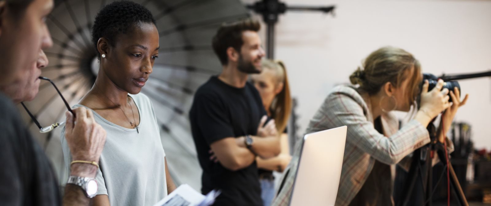 Film Minibus TV AdobeStock_246071449-e1601899785679 Services  